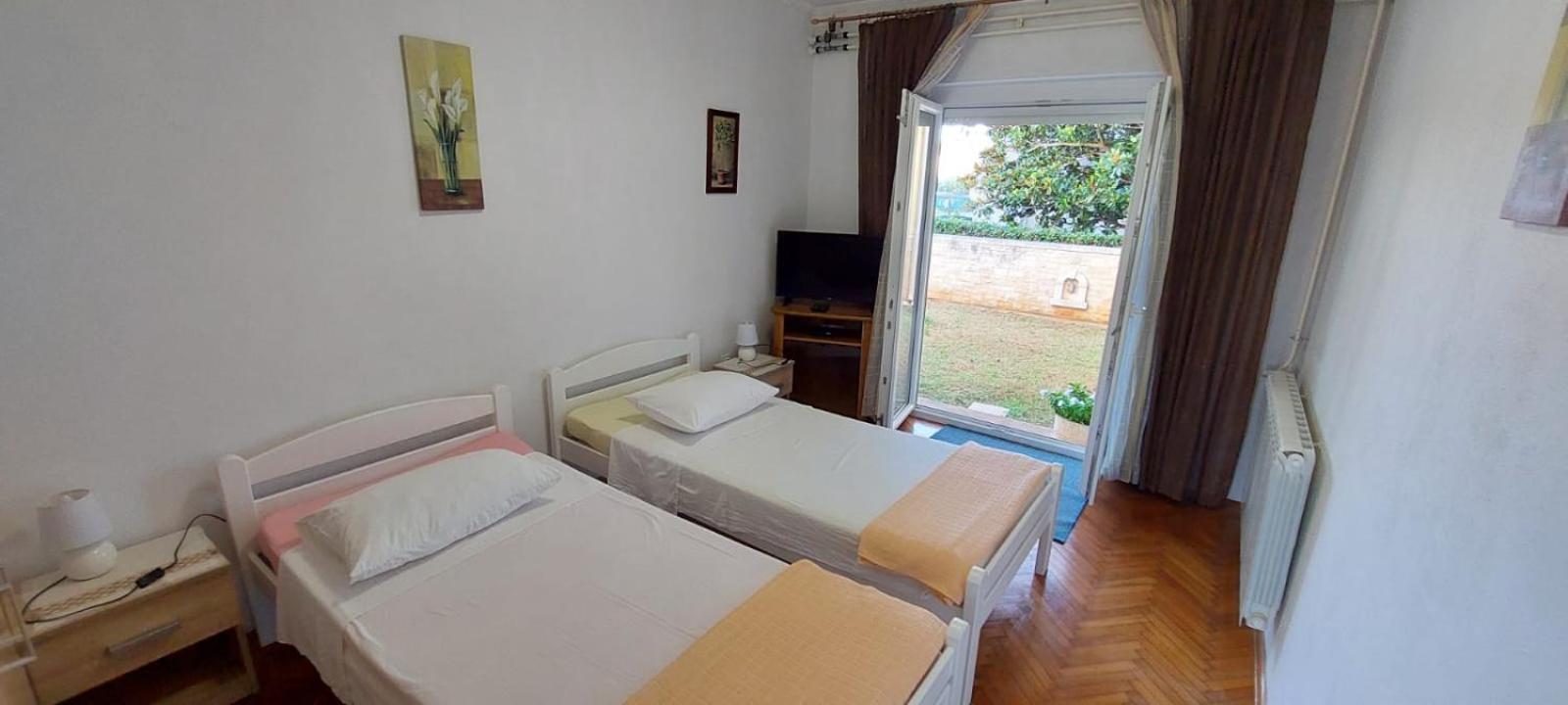 Apartment Kraljevic 乌马格 外观 照片