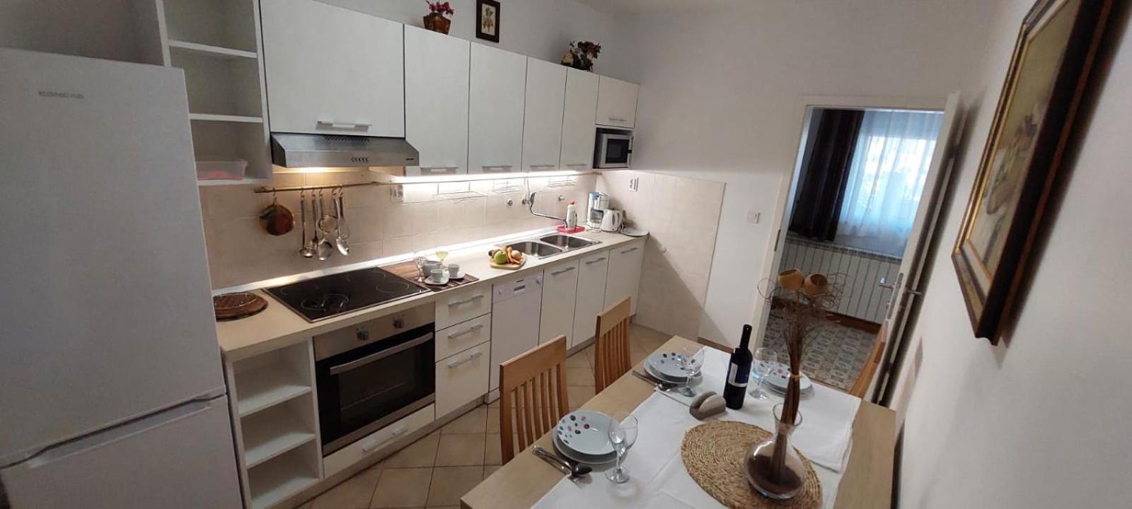 Apartment Kraljevic 乌马格 外观 照片