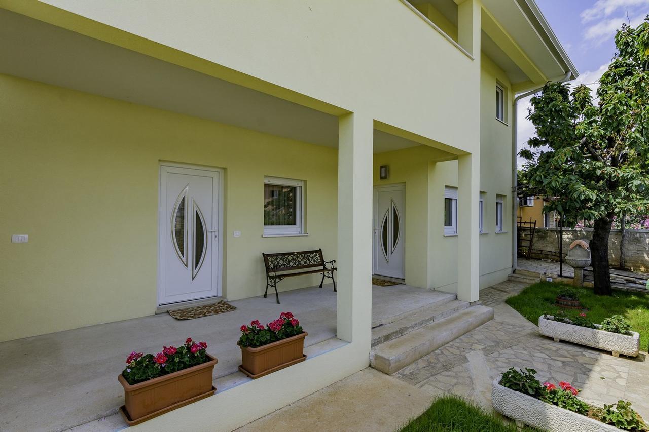 Apartment Kraljevic 乌马格 外观 照片