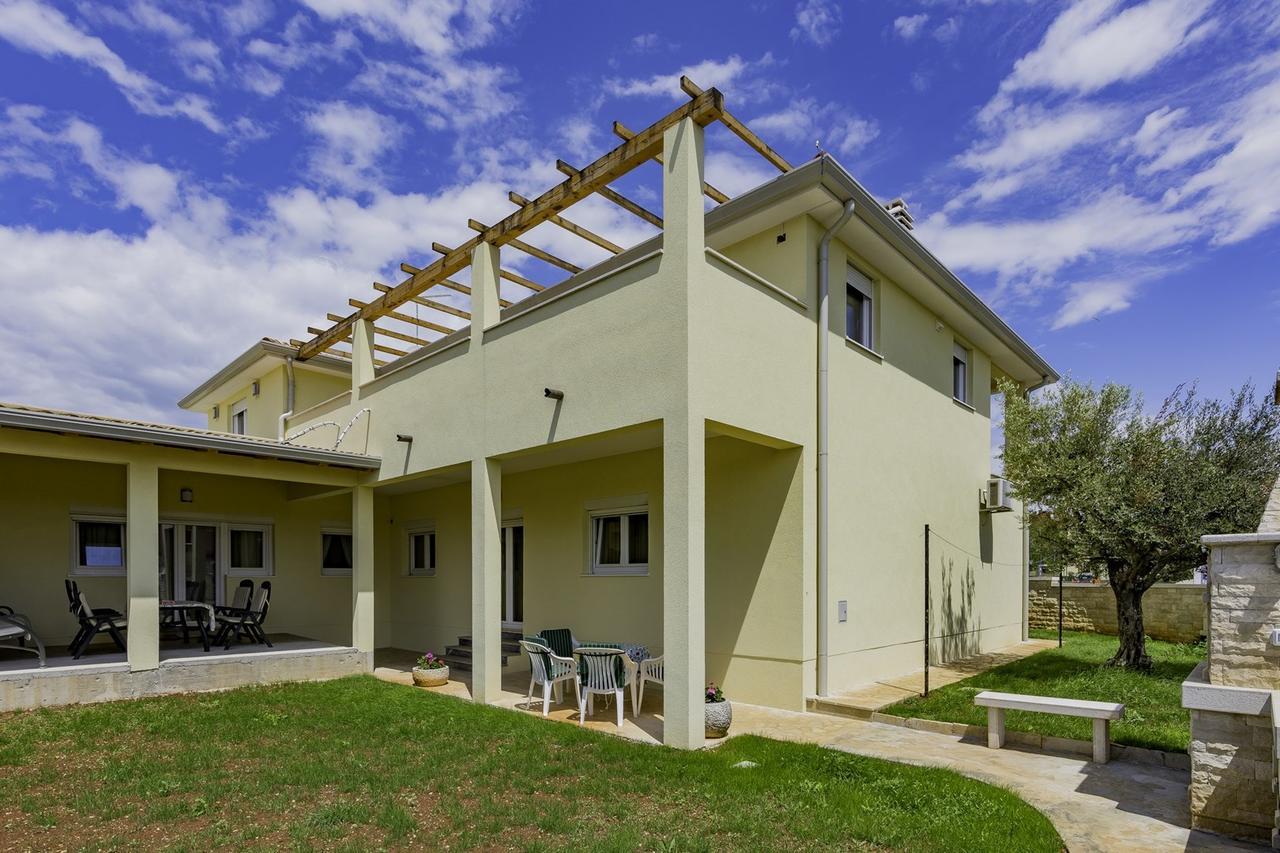 Apartment Kraljevic 乌马格 外观 照片