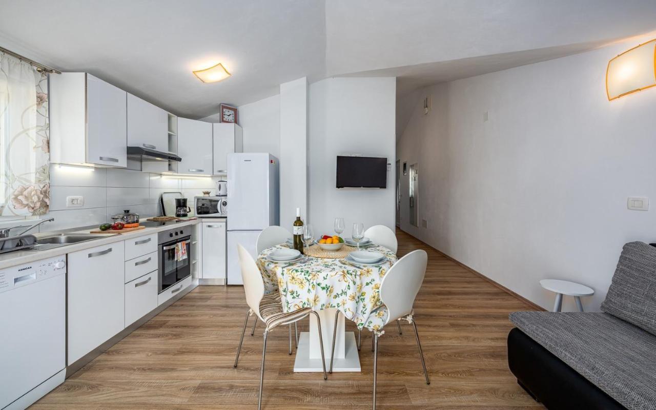 Apartment Kraljevic 乌马格 外观 照片